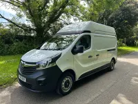 Usado Vauxhall Vivaro 125 HP (91 kW) 2019 Branco Monovolume