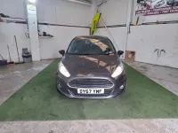 Begagnad Ford Fiesta Zetec 100 HK (73 kW) 2017 Grå Halvkombi