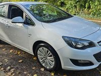 Second-hand Vauxhall Astra 2013 Alb Hatchback