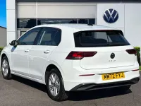 Usado VW Golf VIII Life 130 HP (95 kW) 2022 Branco Citadino