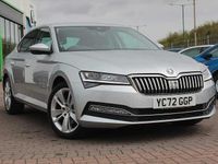 Usado Skoda Superb SE L 147 CV (108 kW) 2022 Plateado Utilitario