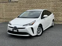 Used Toyota Prius Active 122 HP (89 kW) 2021 White Hatchback