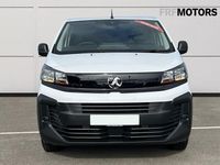 Used Vauxhall Vivaro 2024 P0pr kaolin white MPV