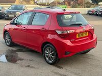 Used Toyota Yaris 71 HP (52 kW) 2019 Red Hatchback