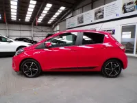 Used Toyota Yaris Hybrid Design 2017 Red Hatchback