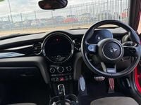 Used Mini Cooper Hatch 134 HP (98 kW) 2021 Red Hatchback