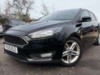 Begagnad Ford Focus Zetec 116 HK (85 kW) 2015 Svart Halvkombi
