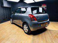 Usado Suzuki Swift SZ4 2011 Cinzento Citadino