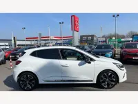 Used Renault Clio V Techno 90 HP (66 kW) 2023 White Hatchback