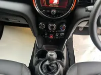 Usado Mini Cooper Classic 136 CV (100 kW) 2019 Naranja Utilitario
