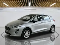 Usado Ford Fiesta Zetec 85 HP (62 kW) 2018 Prateado Citadino