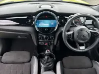 Used Mini Cooper Hatch 134 HP (98 kW) 2022 Yellow Hatchback