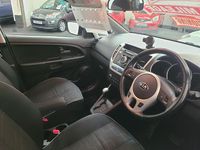 Used Kia Venga 123 HP (90 kW) 2015 Silver Hatchback
