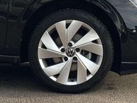Begagnad VW Golf VIII Style 150 HK (110 kW) 2024 Svart Halvkombi