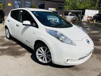 Begagnad Nissan Leaf Acenta 80 kW (109 HK) 2017 Vit Halvkombi