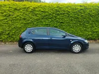 Used Seat Leon Ecomotive 105 HP (77 kW) 2011 Blue Hatchback