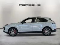 Używany Porsche Cayenne S E-Hybrid 512 KM (376 kW) 2024 Szary SUV