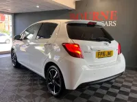 Used Toyota Yaris Design 99 HP (72 kW) 2016 White Hatchback