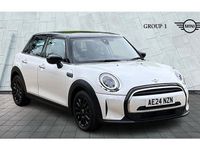 Usado Mini Cooper Classic 136 HP (100 kW) 2024 Branco Citadino
