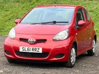 Usado Toyota Aygo 68 HP (50 kW) 2011 Vermelho Citadino