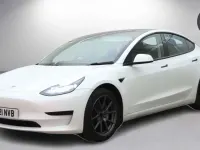 Używany Tesla Model 3 Standard Range 366 kW (498 KM) 2021 Biały Sedan/Limuzyna