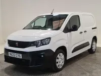 Used Peugeot Partner Premium 100 HP (73 kW) 2022 White MPV