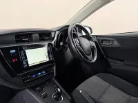 Used Toyota Auris Hybrid Design 136 HP (100 kW) 2018 White Hatchback