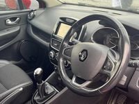 Used Renault Clio IV Dynamique 90 HP (66 kW) 2017 Red Hatchback