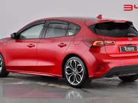 Used Ford Focus ST-Line X 155 HP (114 kW) 2023 Fantastic red Hatchback