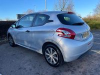 Used Peugeot 208 Access 67 HP (49 kW) 2014 Silver Hatchback