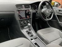 Used VW Golf VII SE 115 HP (84 kW) 2019 Turmeric yellow metallic