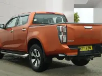 Used Isuzu D-Max 163 HP (119 kW) 2021 Orange Pickup