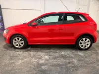 Usado VW Polo SE 85 CV (62 kW) 2011 Rojo Utilitario