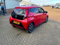 Usado Toyota Aygo Trend 72 HP (52 kW) 2021 Vermelho Citadino