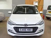 Used Hyundai i20 SE 84 HP (61 kW) 2016 White Hatchback