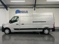 Used Renault Master Business 135 HP (99 kW) 2023 Grey MPV