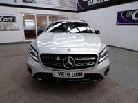 Used Mercedes GLA180 Urban 122 HP (89 kW) 2019 Silver SUV