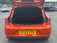 Used Renault Clio Evolution 90 HP (66 kW) 2023 Orange Hatchback