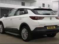 Used Vauxhall Grandland X S 131 HP (96 kW) 2018 White SUV