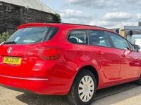 Used Vauxhall Astra 116 HP (85 kW) 2013 Red Estate