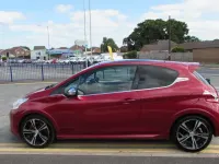 Used Peugeot 208 GTi 200 HP (147 kW) 2014 Red Hatchback