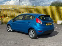 Begagnad Ford Fiesta Zetec 2013 Blå Halvkombi