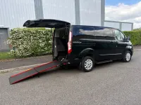 Usado Ford Tourneo Titanium 130 HP (95 kW) 2019 Preto Monovolume