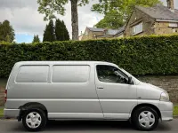 Used Toyota HiAce 120 HP (88 kW) 2007 Silver Van