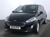 Usado Ford Fiesta Zetec 86 HP (63 kW) 2019 Preto Citadino