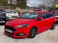 Used Ford Focus ST 185 HP (136 kW) 2016 Red Hatchback