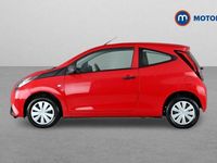 Usado Toyota Aygo 72 HP (52 kW) 2018 Vermelho Citadino