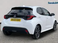 Second-hand Toyota Yaris Hybrid Design 116 CP (85 kW) 2024 Alb Hatchback