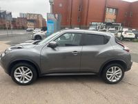 Usado Nissan Juke Acenta 110 HP (80 kW) 2017 Cinzento SUV