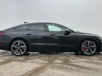 Używany Audi A6 e-tron Comfort 369 kW (503 KM) 2025 Czarny Hatchback